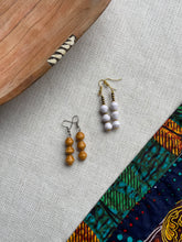 Load image into Gallery viewer, Earring Paper Bead
