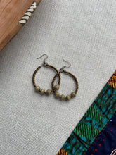 Load image into Gallery viewer, Earring Paper Bead
