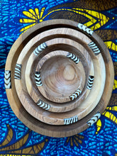 Load image into Gallery viewer, Wood Round Bowls with Bone inlay
