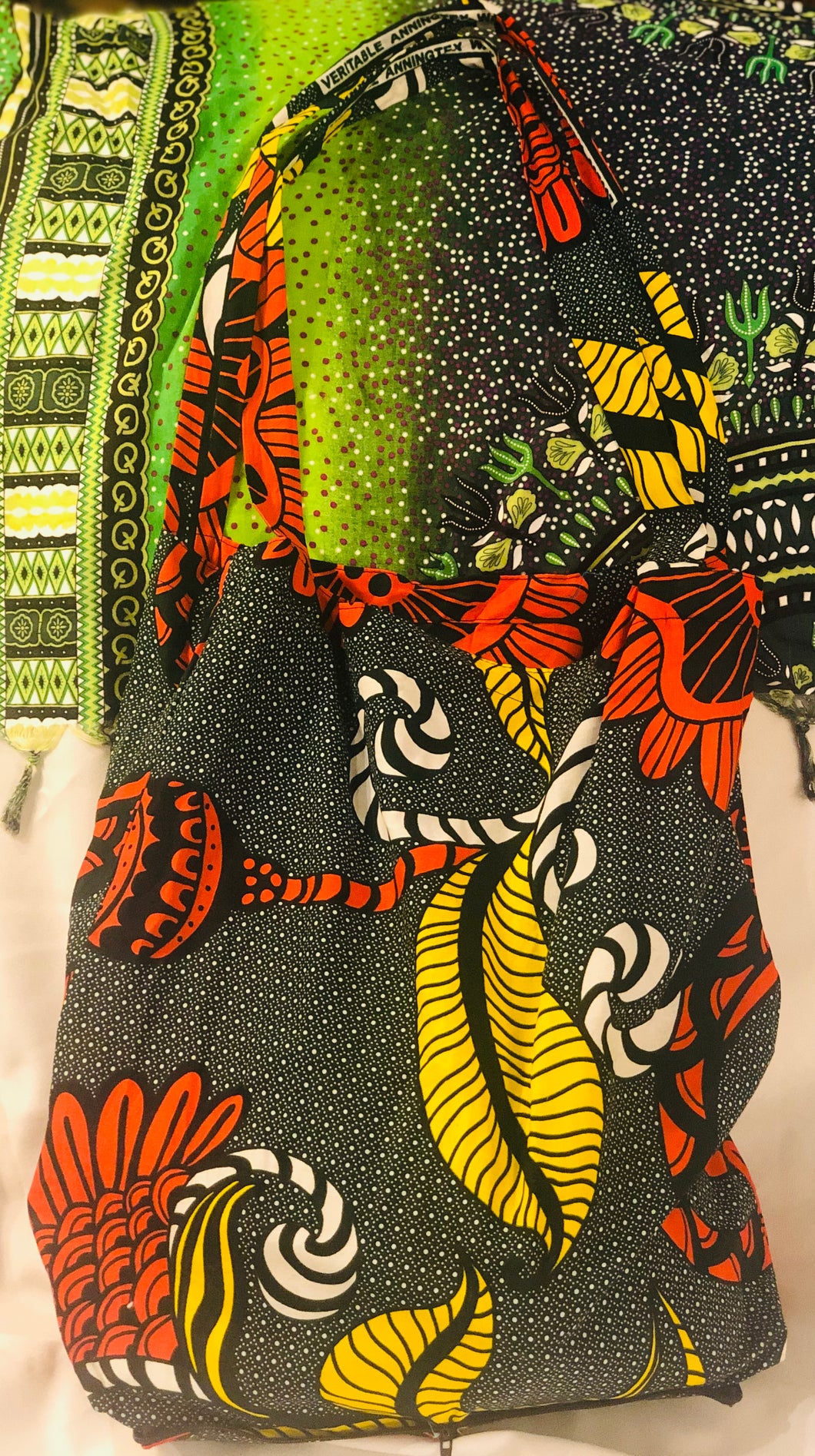 Bag: Grocery bag (Zips into compact square)
