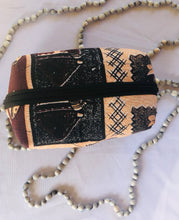 Load image into Gallery viewer, Bag: Dopp Kit/Toiletries Bag
