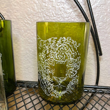 Load image into Gallery viewer, Engraved glasses
